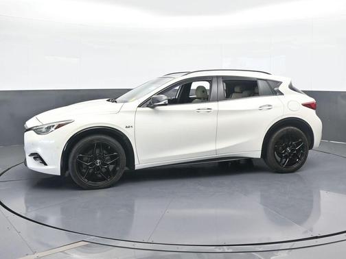 2018 INFINITI QX30 Premium