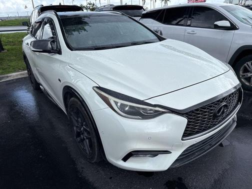 2018 INFINITI QX30 Premium
