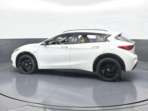 2018 INFINITI QX30 Premium