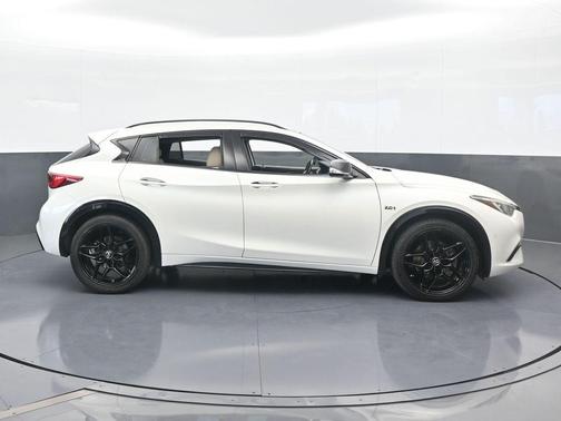 2018 INFINITI QX30 Premium