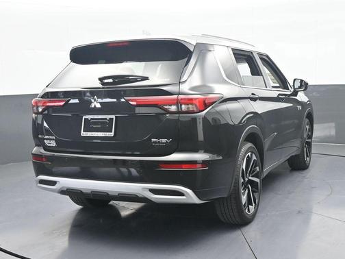 2025 Mitsubishi Outlander PHEV SEL Platinum Edition