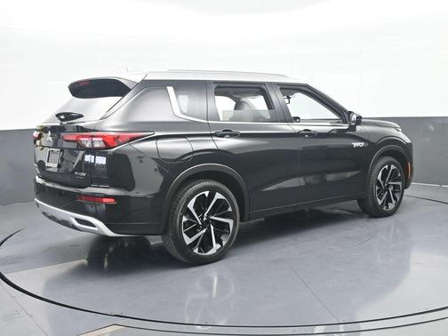 2025 Mitsubishi Outlander PHEV SEL Platinum Edition