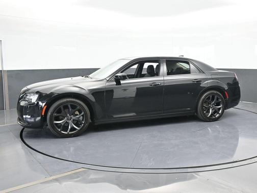2022 Chrysler 300 Touring