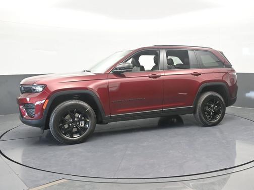 Velvet Red Pearlcoat 2025 Jeep Grand Cherokee Laredo