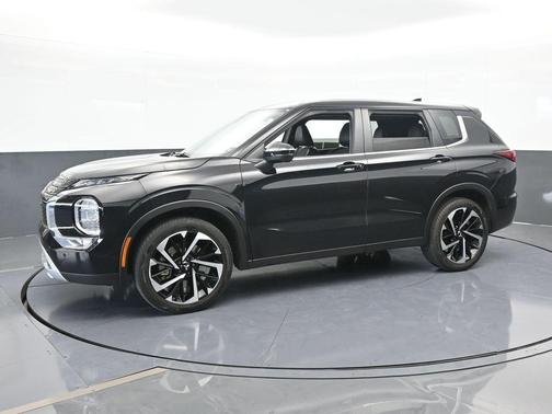 2023 Mitsubishi Outlander SE
