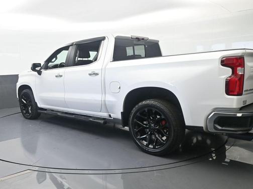 Iridescent Pearl Tricoat 2022 Chevrolet Silverado 1500 Limited LTZ