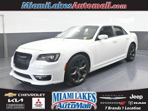 2023 Chrysler 300 Touring L