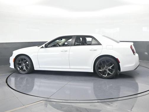 2023 Chrysler 300 Touring L