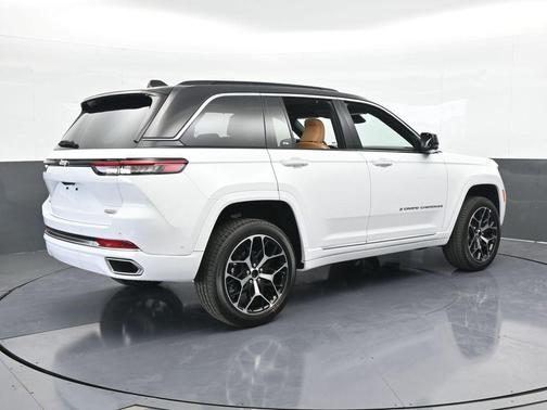 2025 Jeep Grand Cherokee Summit