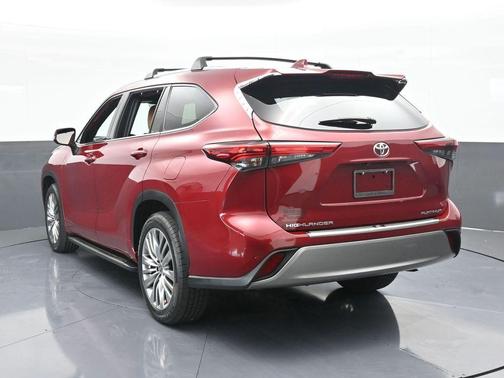 2022 Toyota Highlander Platinum