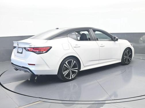White 2021 Nissan Sentra SR