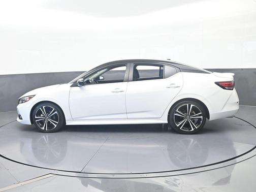 White 2021 Nissan Sentra SR