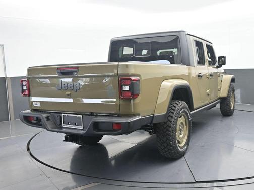 2026 Jeep Gladiator Sport