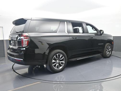 Black 2024 Chevrolet Suburban LT