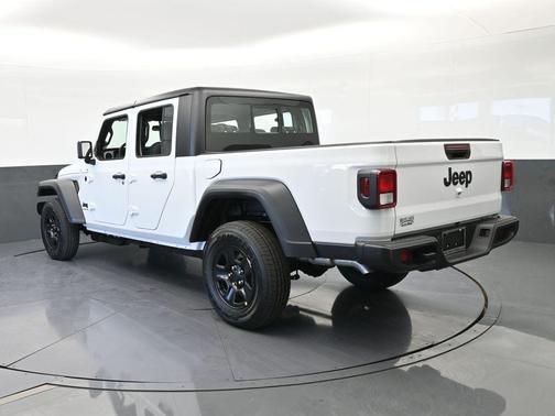 2026 Jeep Gladiator Sport