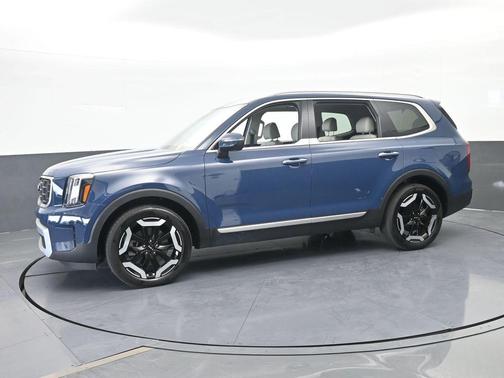 Midnight Lake Blue 2024 Kia Telluride S