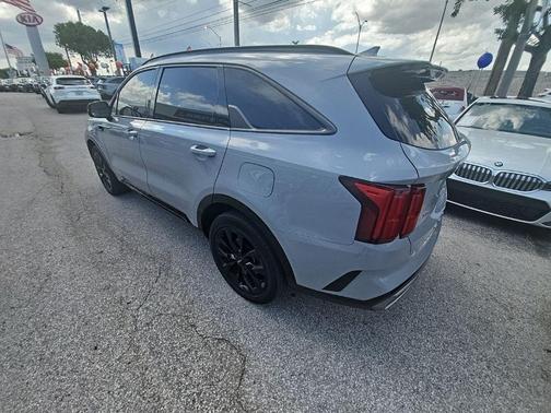 2022 Kia Sorento SX