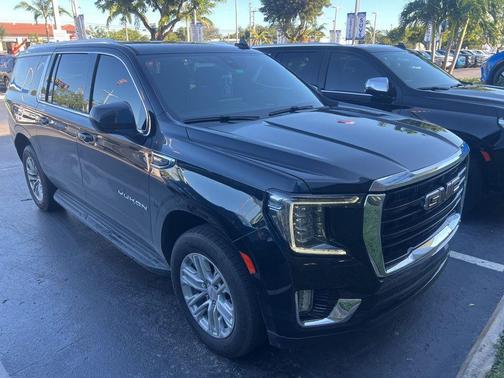 2022 GMC Yukon XL SLE