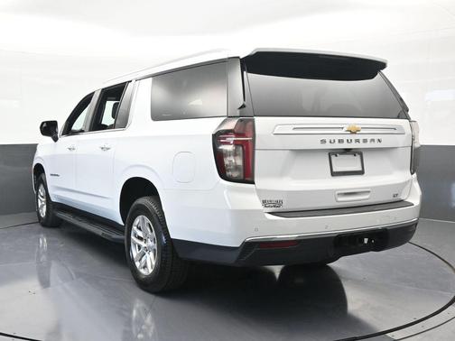 2023 Chevrolet Suburban LT