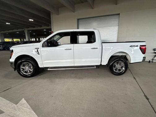 Oxford White 2025 Ford F-150 XLT