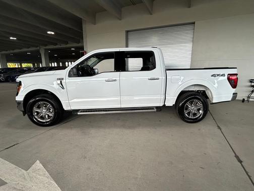Oxford White 2025 Ford F-150 XLT