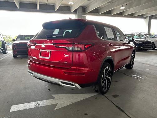 Diamond 2024 Mitsubishi Outlander SE Black Edition