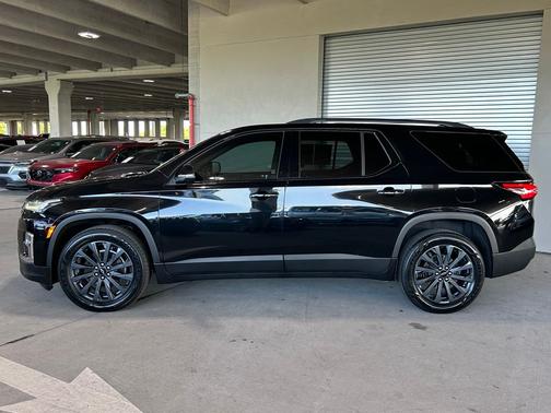 Mosaic Black Metallic 2023 Chevrolet Traverse RS