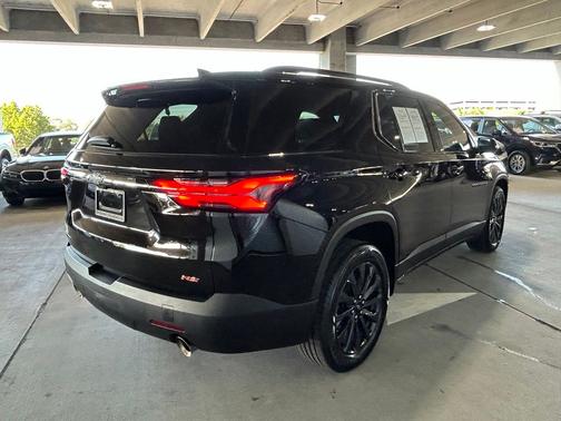 Mosaic Black Metallic 2023 Chevrolet Traverse RS