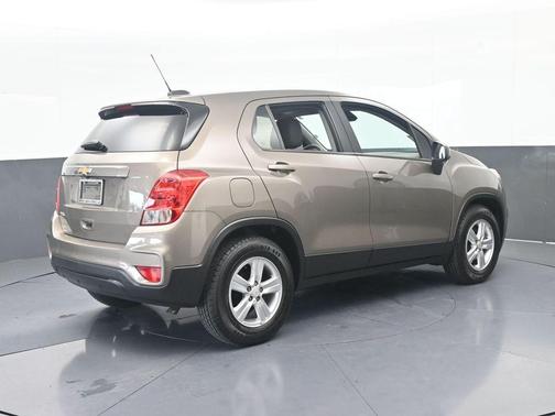 Stone Gray Metallic 2021 Chevrolet Trax LS