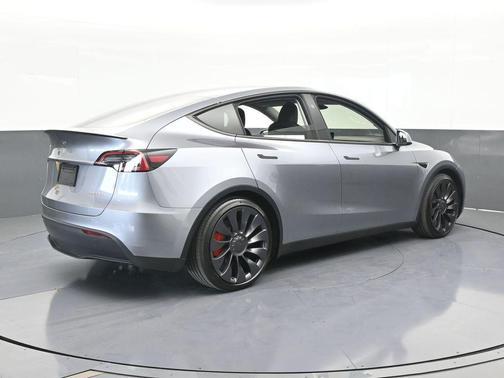 2024 Tesla Model Y Performance