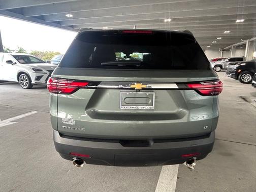 Silver Sage Metallic 2023 Chevrolet Traverse LT