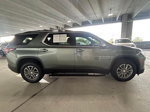 Silver Sage Metallic 2023 Chevrolet Traverse LT