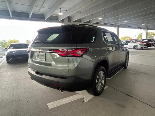 Silver Sage Metallic 2023 Chevrolet Traverse LT