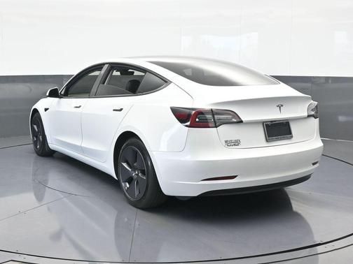 2022 Tesla Model 3 Base