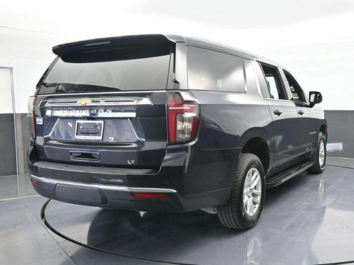 2023 Chevrolet Suburban LT