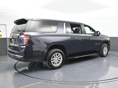 2023 Chevrolet Suburban LT