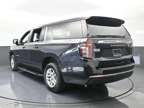 2023 Chevrolet Suburban LT