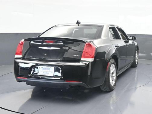 2020 Chrysler 300 Touring
