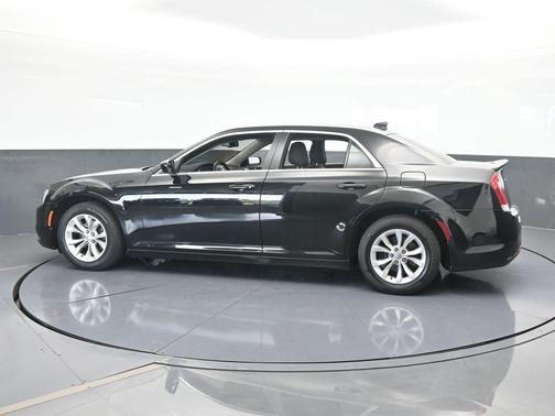 2020 Chrysler 300 Touring