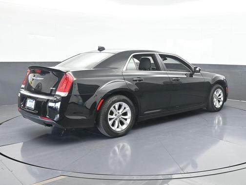 2020 Chrysler 300 Touring