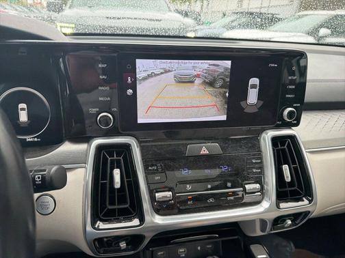 Glacial White Pearl 2023 Kia Sorento SX
