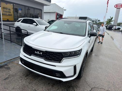 Glacial White Pearl 2023 Kia Sorento SX