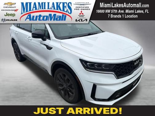 Glacial White Pearl 2023 Kia Sorento SX