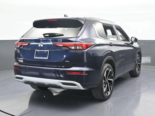 2023 Mitsubishi Outlander SEL