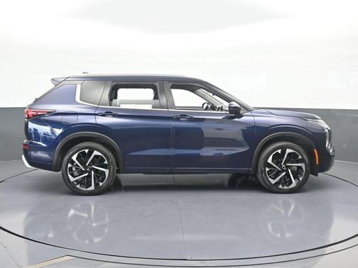 2023 Mitsubishi Outlander SEL