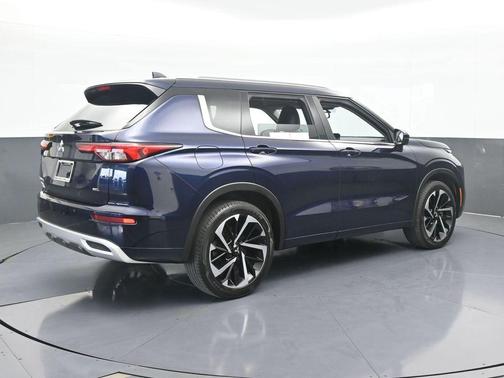 2023 Mitsubishi Outlander SEL