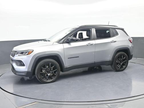 Billet Silver Metallic Clearcoat 2022 Jeep Compass Altitude