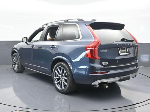 2019 Volvo XC90 T6 Momentum