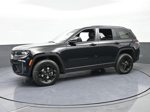 2026 Jeep Grand Cherokee Laredo