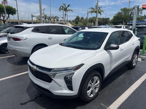 2025 Chevrolet Trax LS